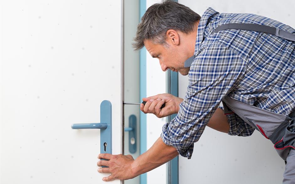 ouverture de porte claquée serrurier Fourqueux
